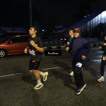 Runner Photo 7900737