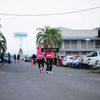 Runner Photo 7900751