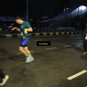 Runner Photo 7900794