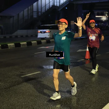 Runner Photo 7900869
