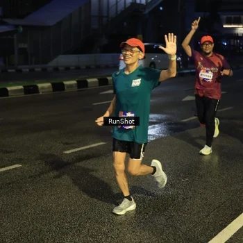 Runner Photo 7900875
