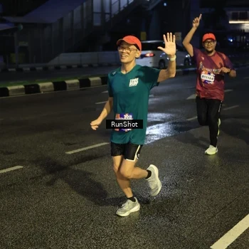 Runner Photo 7900878