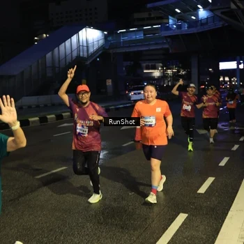 Runner Photo 7900900