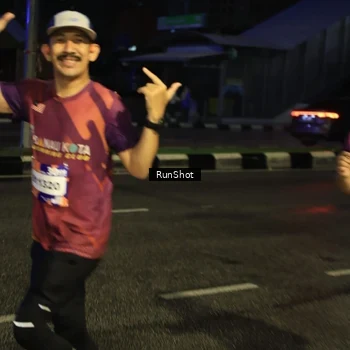 Runner Photo 7900992