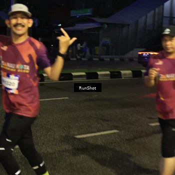 Runner Photo 7900996