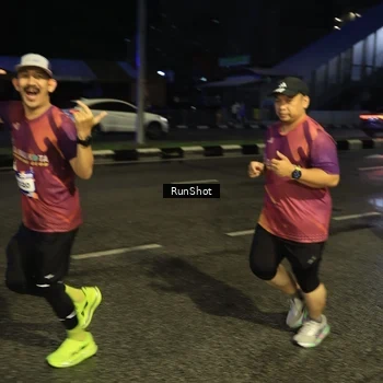 Runner Photo 7901001
