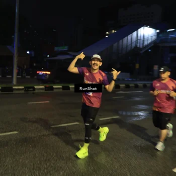 Runner Photo 7901011
