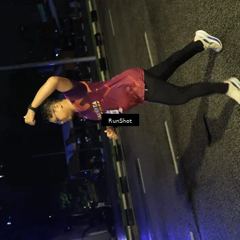 Runner Photo 7901065