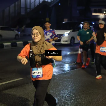 Runner Photo 7901337