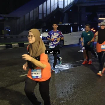 Runner Photo 7901349