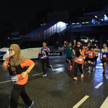 Runner Photo 7901375
