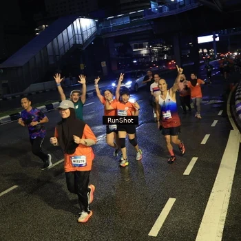 Runner Photo 7901416