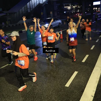Runner Photo 7901446