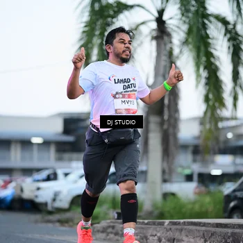 Runner Photo 7901538