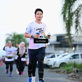 Runner Photo 7901585