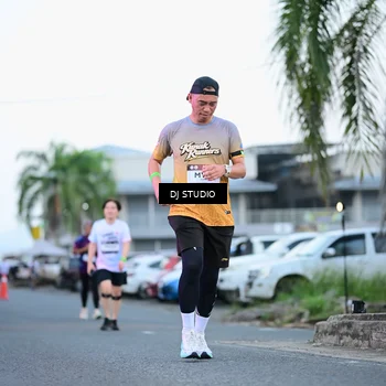 Runner Photo 7901656