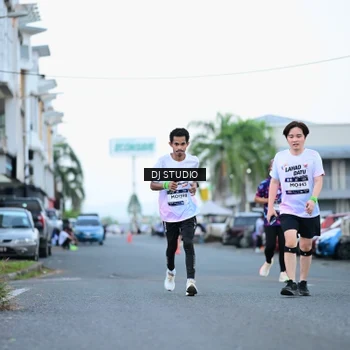 Runner Photo 7901694