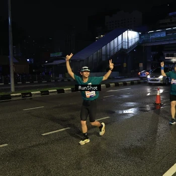Runner Photo 7901738