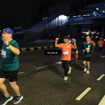 Runner Photo 7901784