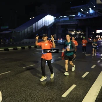 Runner Photo 7901787