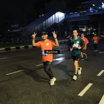 Runner Photo 7901795