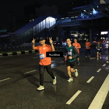 Runner Photo 7901796