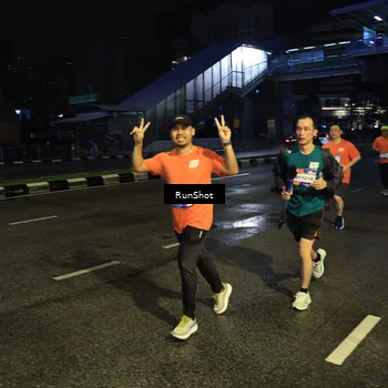 Runner Photo 7901799