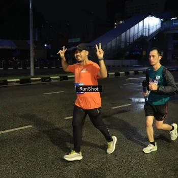Runner Photo 7901811