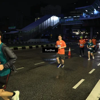 Runner Photo 7901840