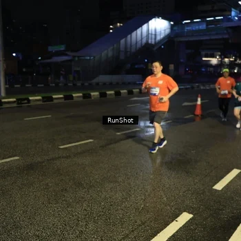 Runner Photo 7901854