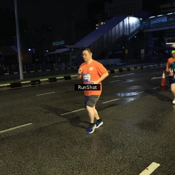 Runner Photo 7901875