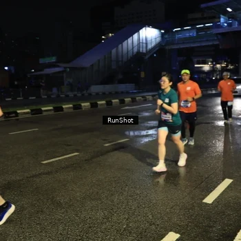 Runner Photo 7901890