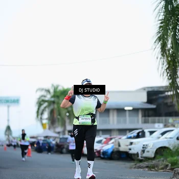Runner Photo 7902000
