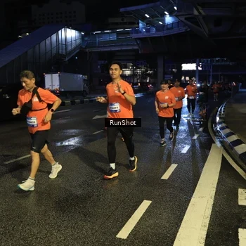 Runner Photo 7902062