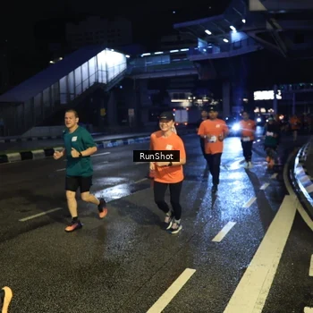 Runner Photo 7902076