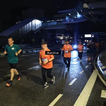 Runner Photo 7902082