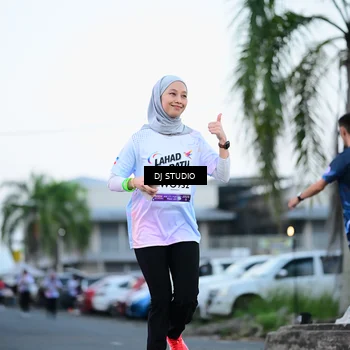 Runner Photo 7902103