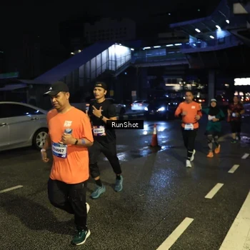 Runner Photo 7902156