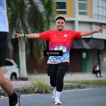 Runner Photo 7902158