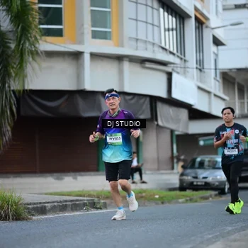 Runner Photo 7902187