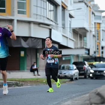 Runner Photo 7902192