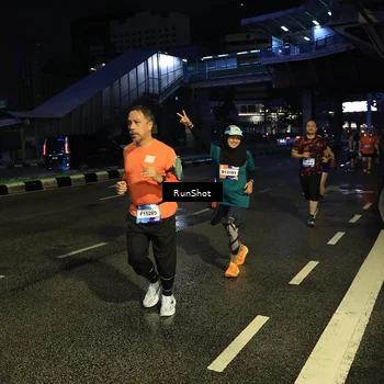 Runner Photo 7902202