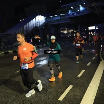 Runner Photo 7902214