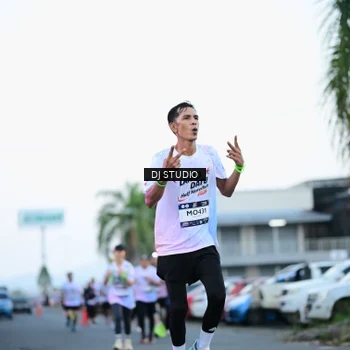 Runner Photo 7902243