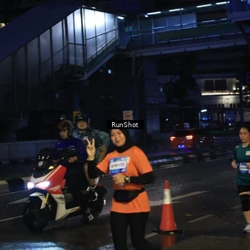 Runner Photo 7902244