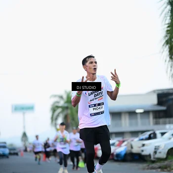Runner Photo 7902245