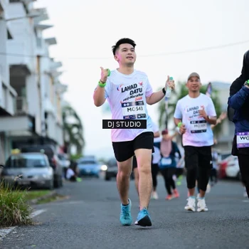 Runner Photo 7902339