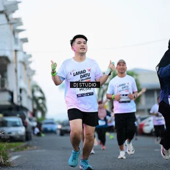 Runner Photo 7902345