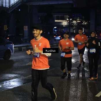 Runner Photo 7902362
