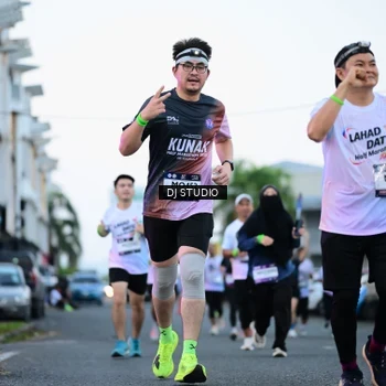 Runner Photo 7902365